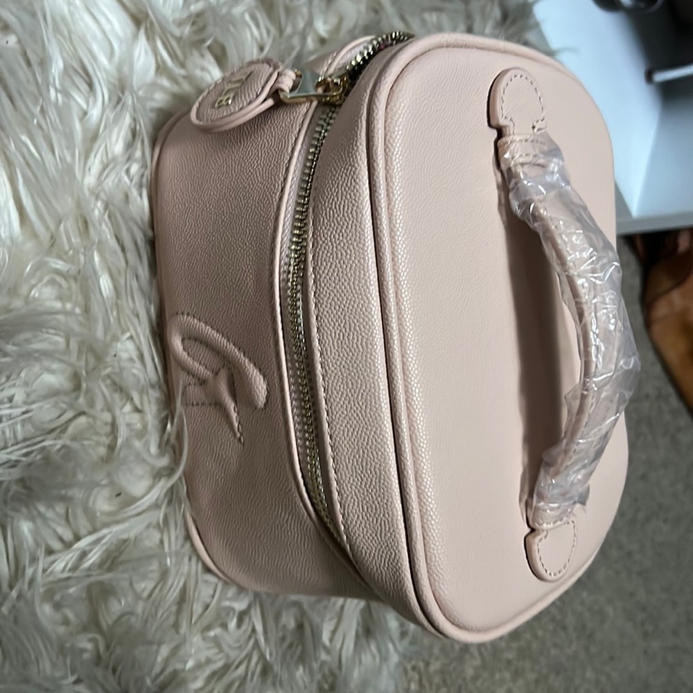 Glamaholic x The Lip Bar Cosmetic Case